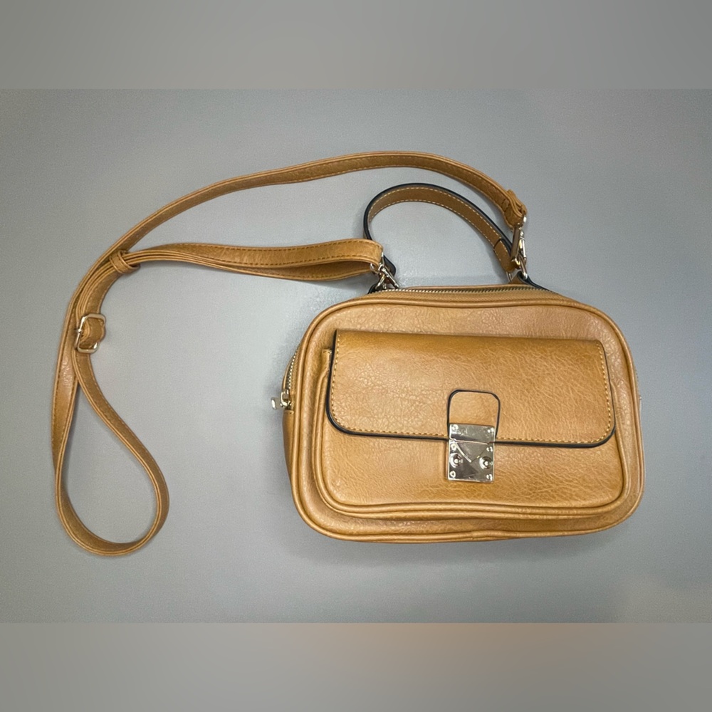 Elegant Tan Leather Shoulder Bag